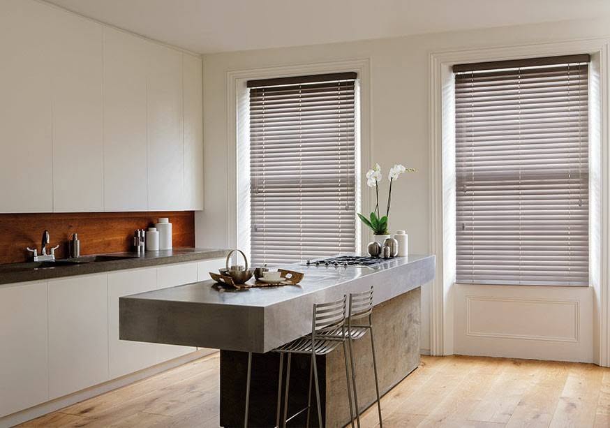 Dining room with soft grey roman blinds
